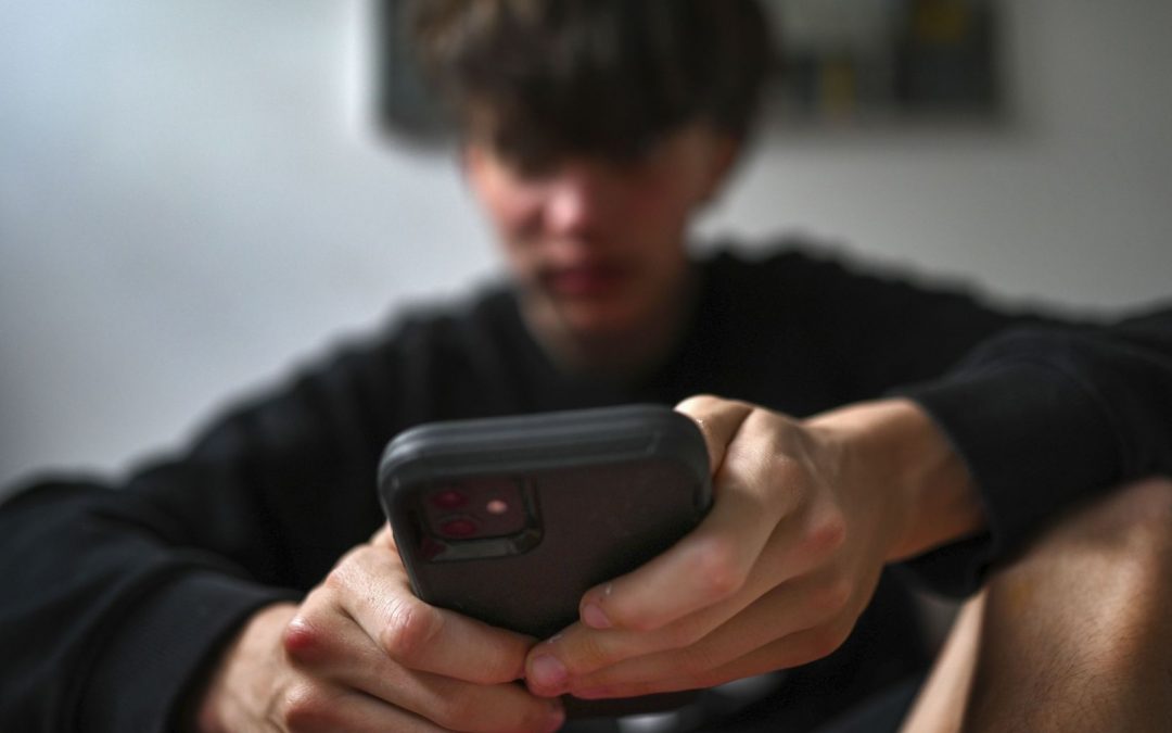 Meta introduit les Comptes pour Adolescents sur Facebook et Messenger en France