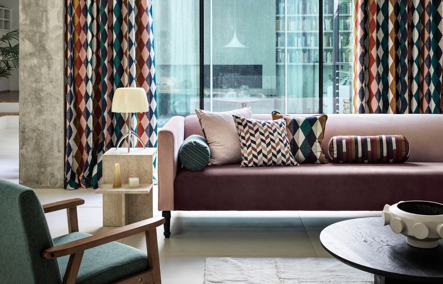 découvrez nos formations en design pour développer vos compétences créatives, maîtriser les outils numériques et booster votre carrière. cours adaptés à tous les niveaux, accessibles en ligne ou en présentiel !