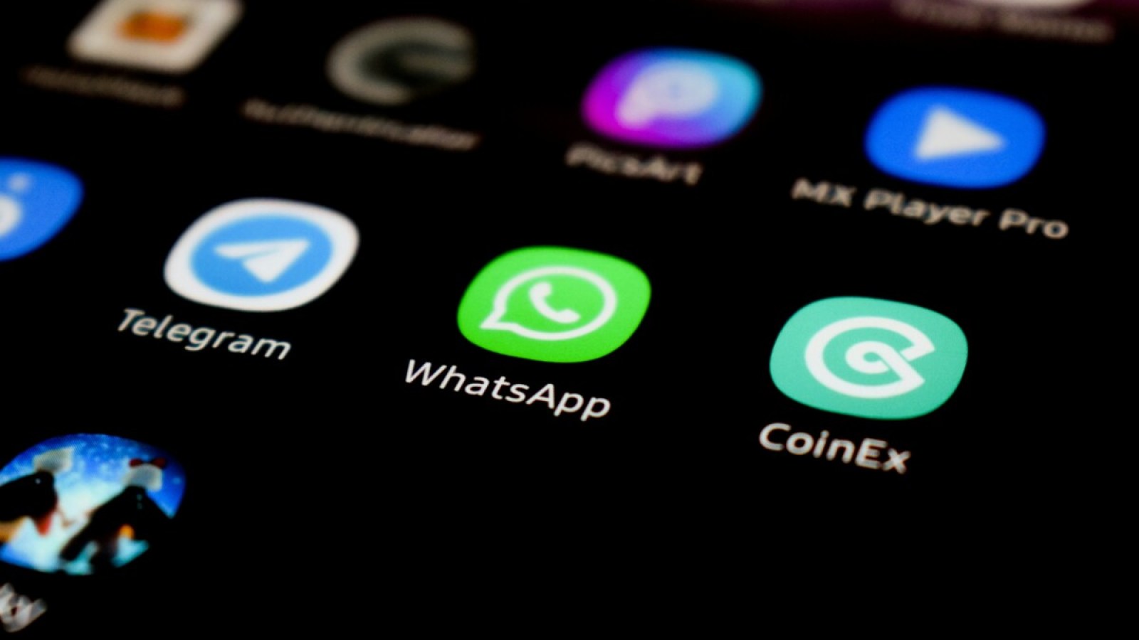 découvrez comment whatsapp va bientôt permettre de discuter directement avec d'autres applications, facilitant ainsi vos communications quotidiennes.